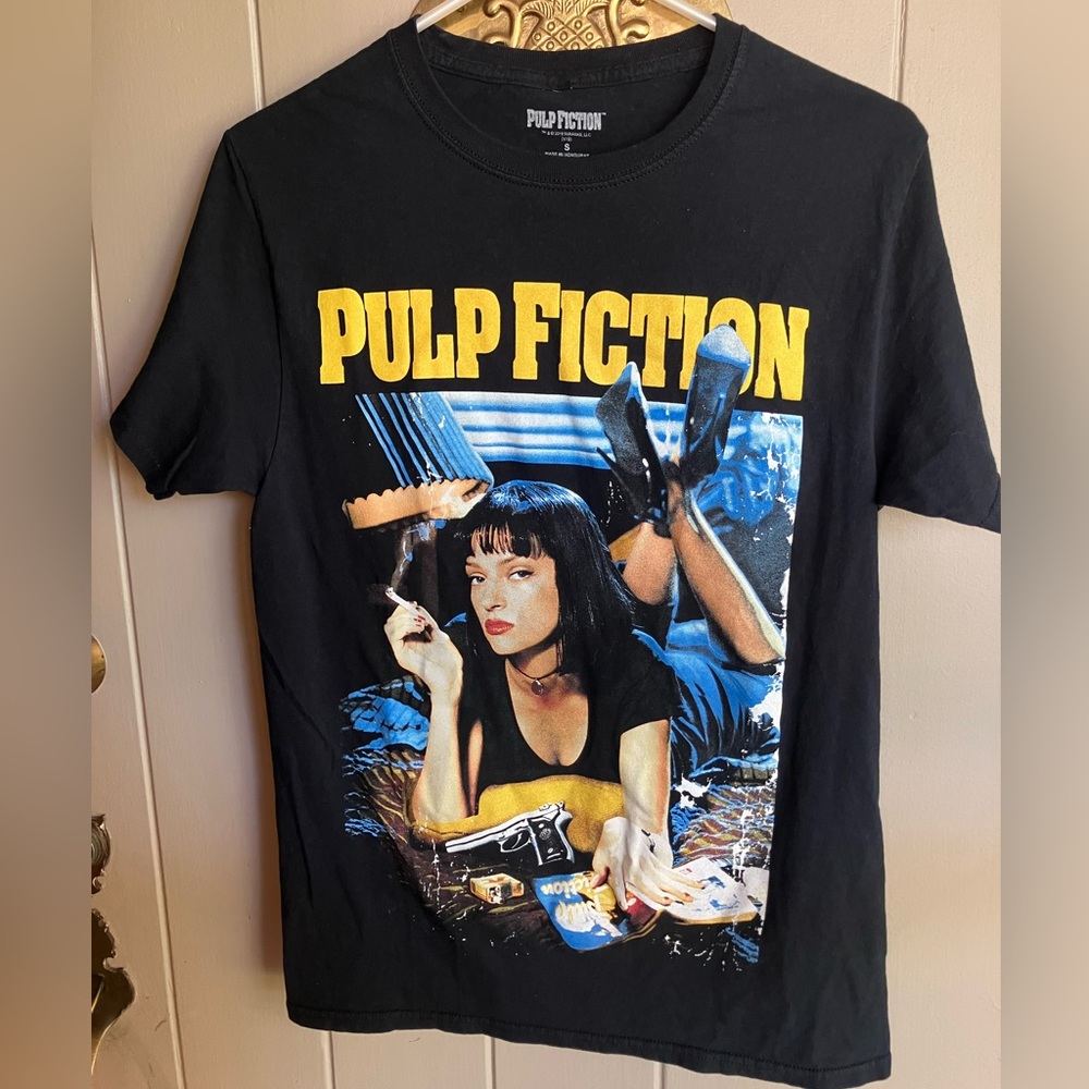 Pulp fiction black graphic tee